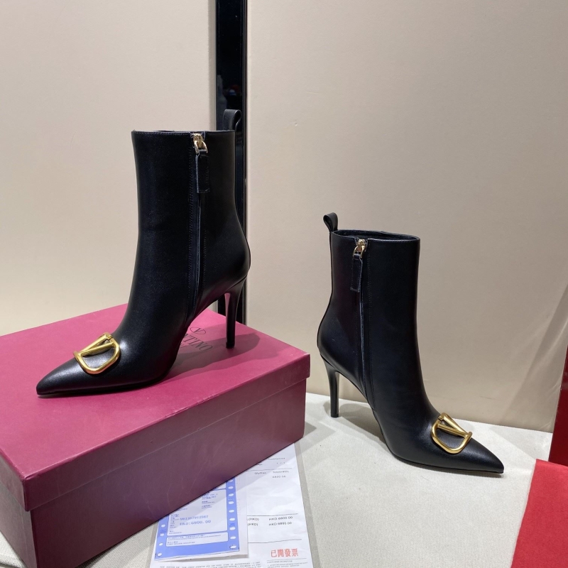 Va1e*ntin0 boots